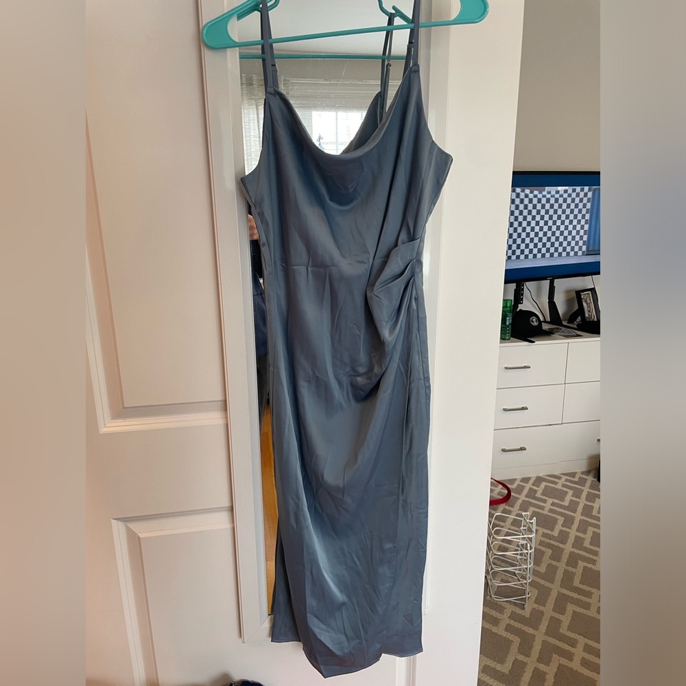 Blue wedding guest dress. Size M from Lulus.